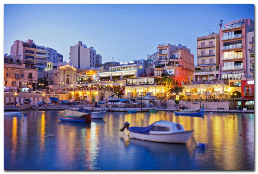 Apartamento Splendid Seaside Retreat On Spinola Bay San Julián Exterior foto