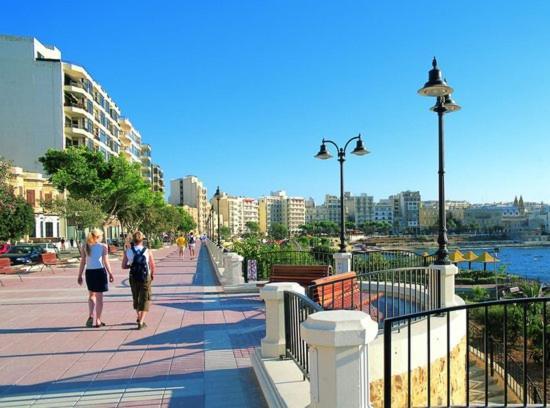 Apartamento Splendid Seaside Retreat On Spinola Bay San Julián Exterior foto